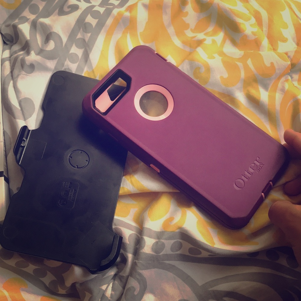 IPhone 7/7s plus otter box only used once!